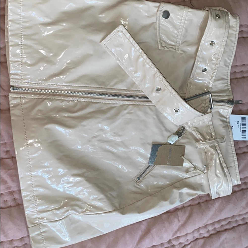 Nude skirt